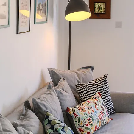 Lazaros 1bdr 3 Min Walk To Finikoudes Apartamento *