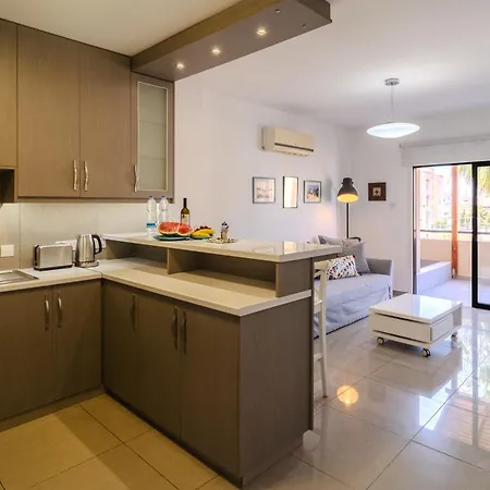 Apartamento Lazaros 1bdr 3 Min Walk To Finikoudes Lárnaca