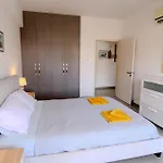 Lazaros Downtown Apartment